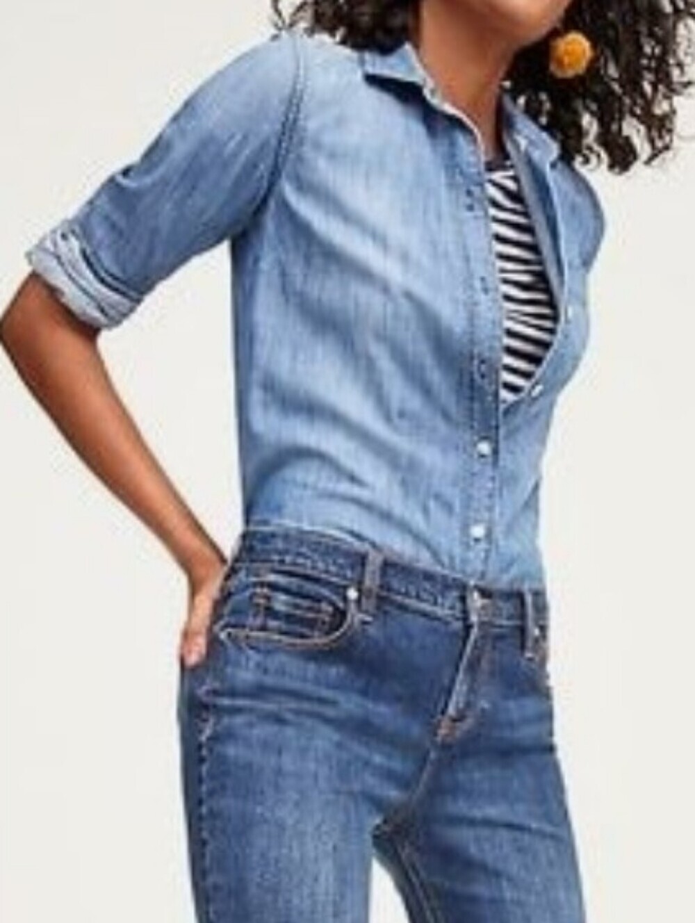 Old Navy Chambray Shirt Long Sleeve Classic Fit Cotton Med Wash Blue Size M